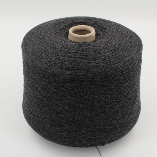 Filato 2/28 100% Cashmere per macchina 12 grigio scuro colore rocche 610 gr