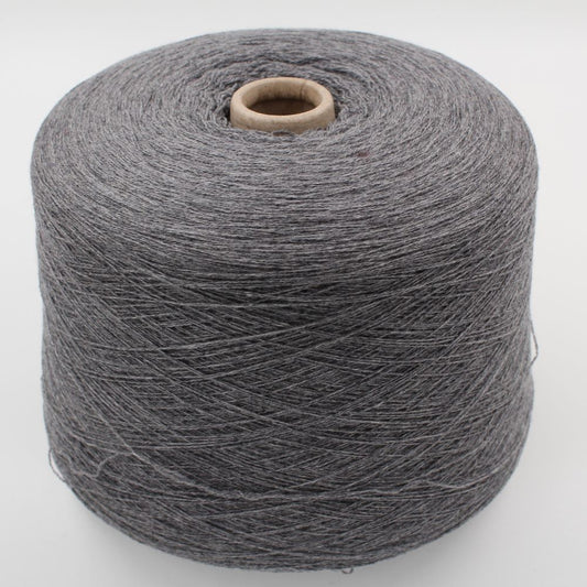 Filato 2/28 100% Cashmere per macchina 12 grigio chiaro colore rocche 630 gr