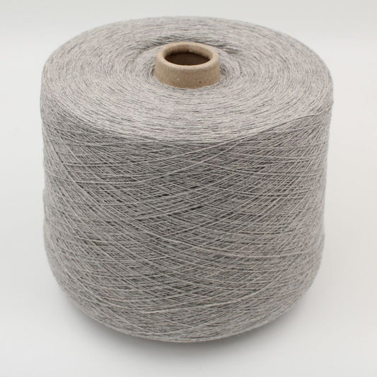 Filato 2/28 100% Cashmere colore grigio chiaro rocche 670 gr