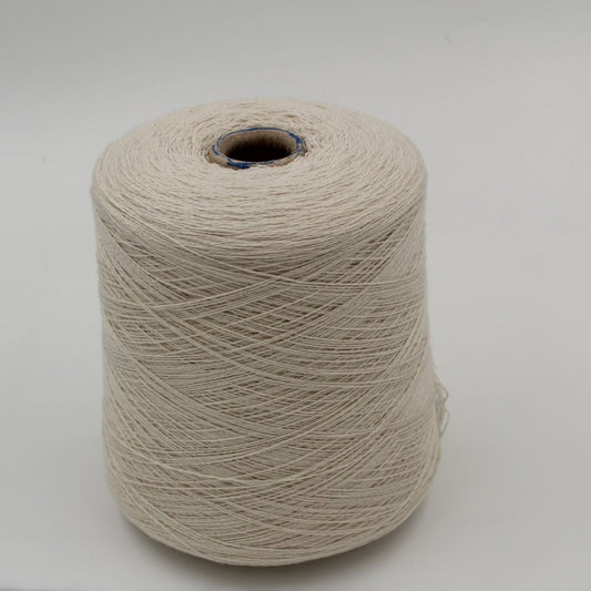 Filato 50% Merinos Extrafine 30% Seta 20% Cashmere nm. 2/20 colore ecru rocche 470gr