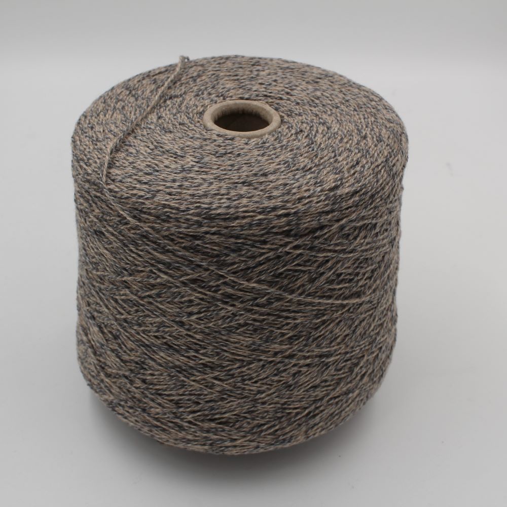QUATTROECO 97% Cashmere 3% Merinos nm. 3000 colore multicolore rocche 560gr