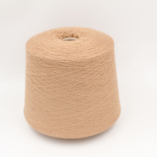 Filato da macchina 2/30 70% merino extrafine 30% cashmere colore cammello rocca 580 gr