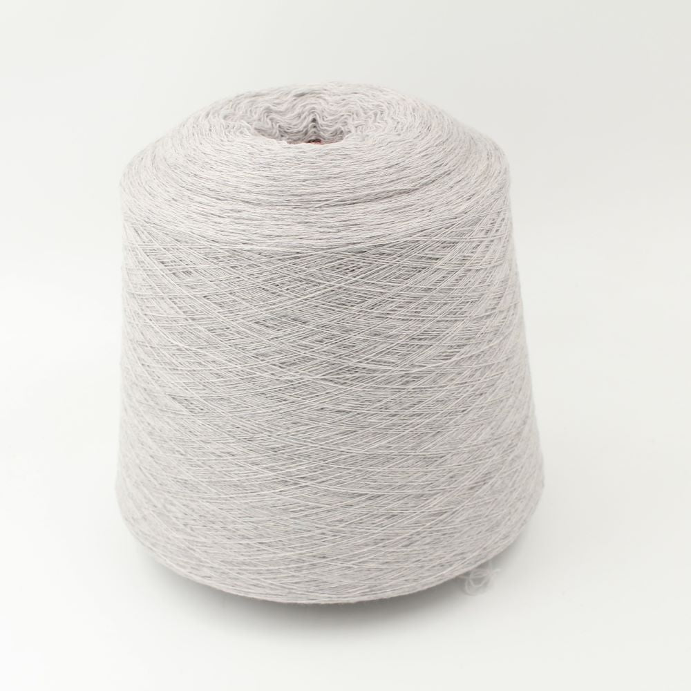 Filato da macchina 2/30 70% merino extrafine 30% cashmere colore grigio perla rocca 540 gr