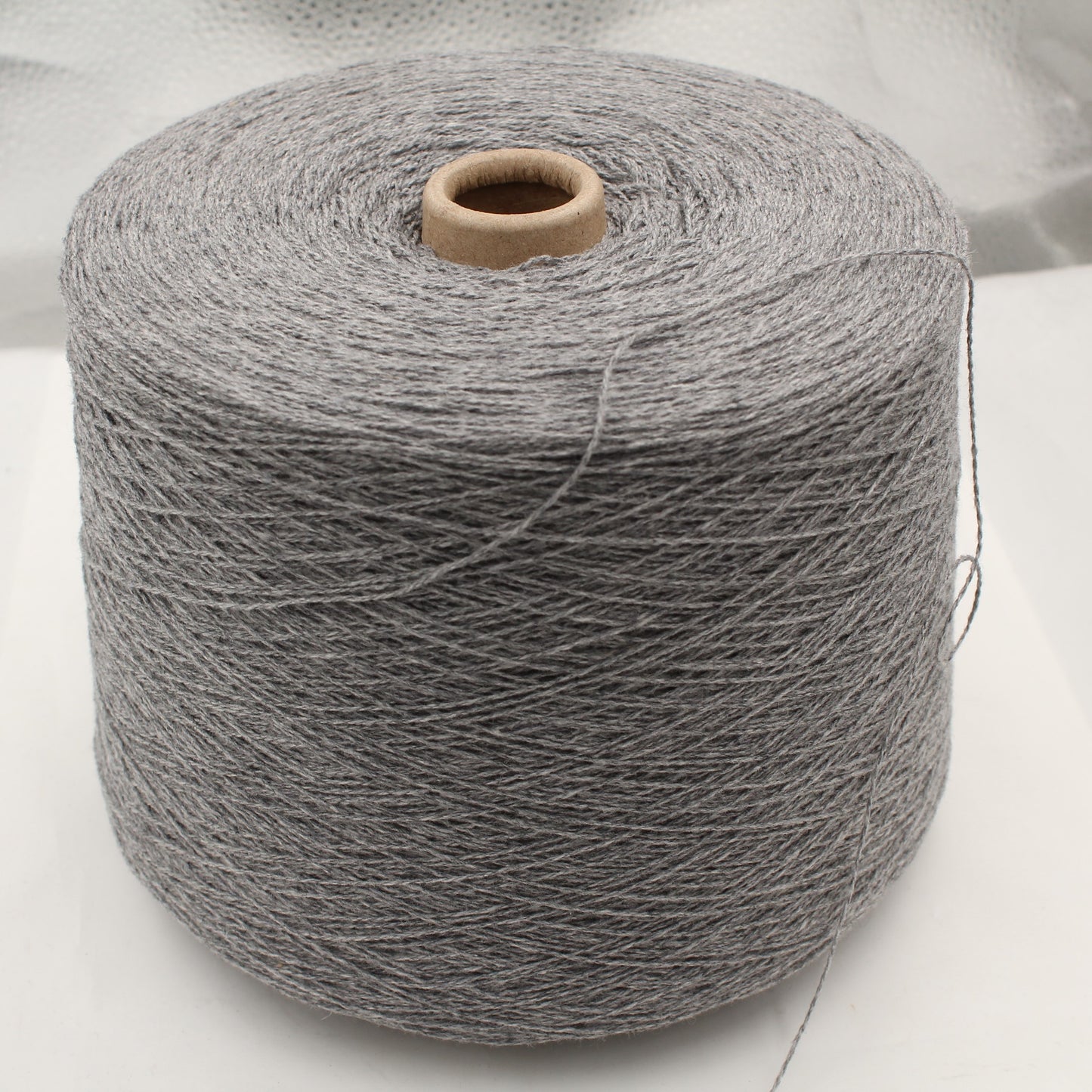 2/13 100% Cashmere riciclato colore grigio chiaro rocche 500 gr